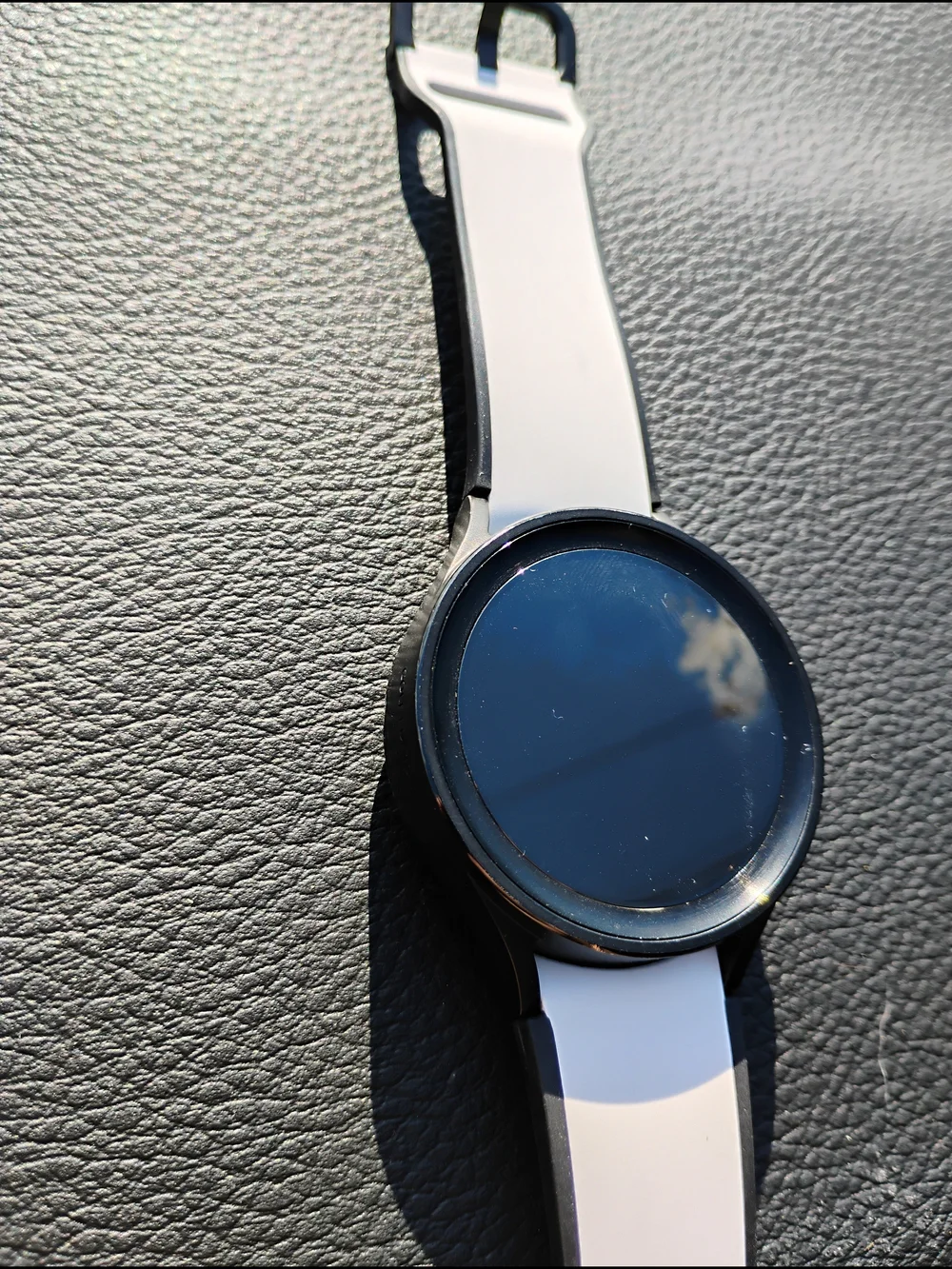 Smartwatch with White Band and Black Case - Lightweight Wearable Golf Edition